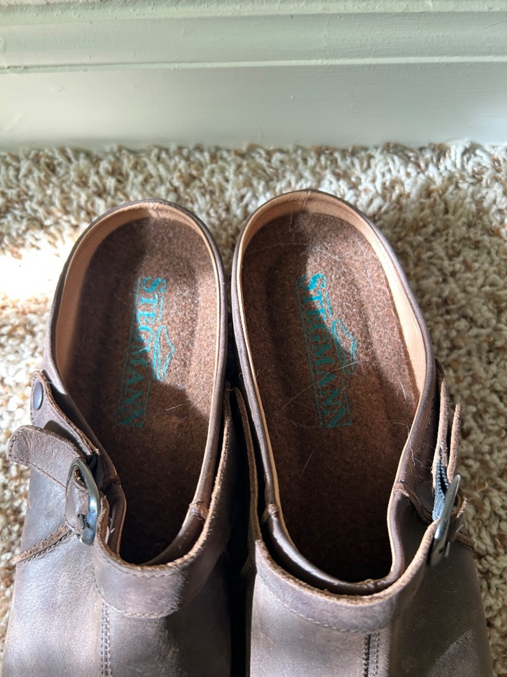 Leather clogs - Picture 2 of 3